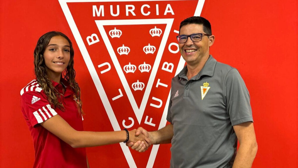 Valeria Ruiz renueva con el Real Murcia Femenino