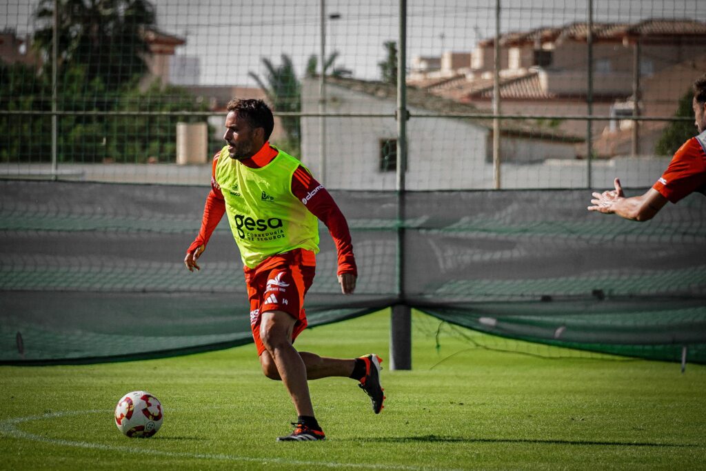 El primer equipo ya prepara en Pinatar Arena el partido ante el Ceuta