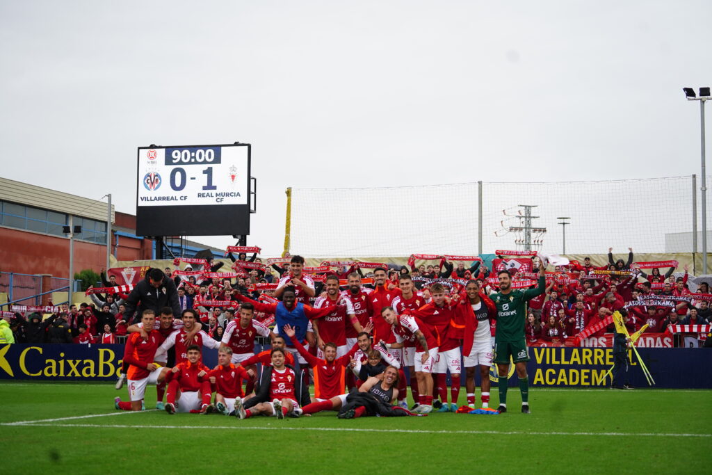 La afición apoyó al equipo contra viento y marea en Villarreal