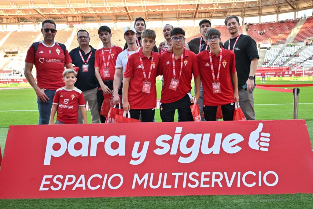 Los inscritos al Experience VIP disfrutan del Real Murcia – Atlético de Madrid B de una manera diferente