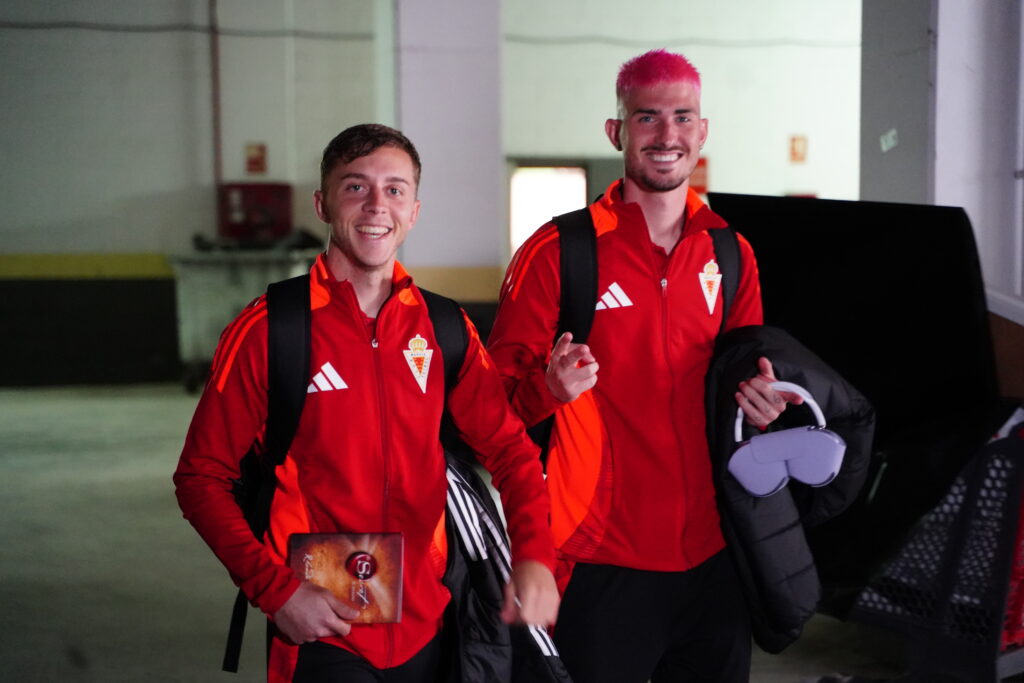 El Real Murcia pone rumbo a Algeciras para el duelo de mañana