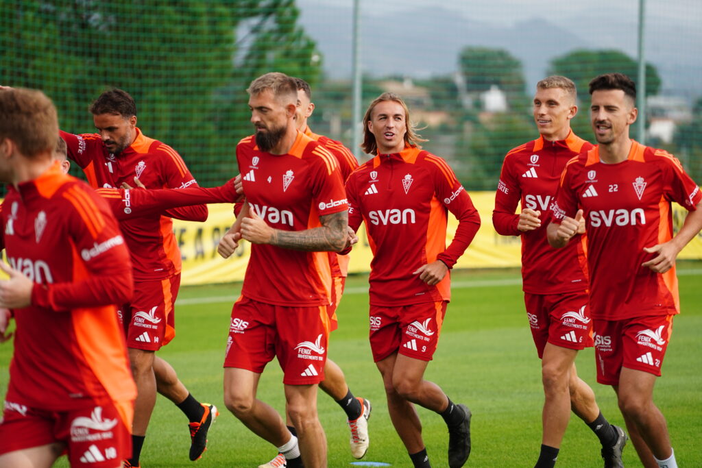 El equipo realiza la última sesión de trabajo antes del Ceuta – Real Murcia