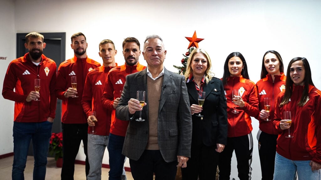 El Real Murcia os desea unas felices fiestas y un próspero año nuevo