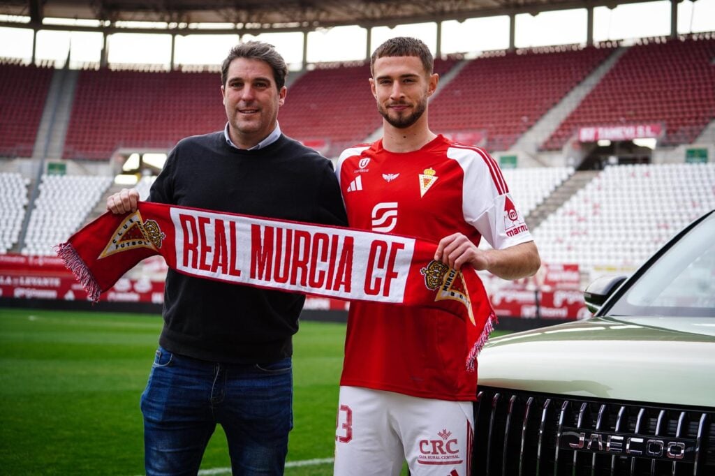 David Flakus: “Estoy muy orgulloso de venir a un gran club como el Real Murcia”