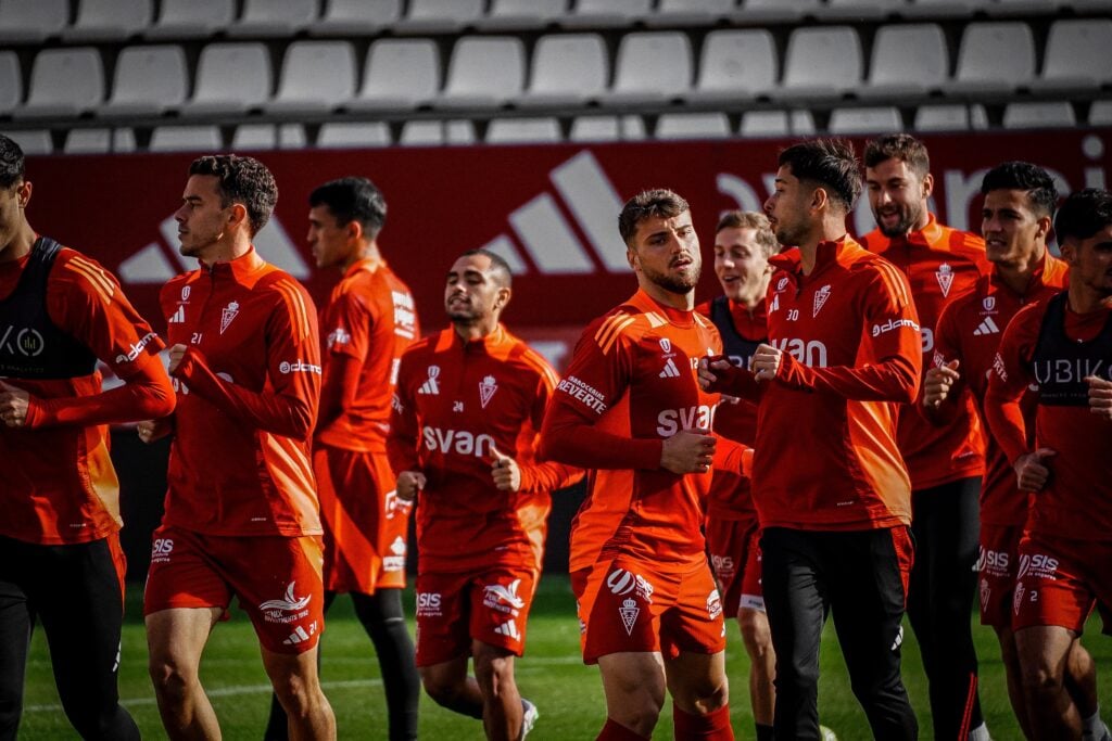 ¡Nueva sesión de entrenamiento en el estadio de cara al partido de Antequera!